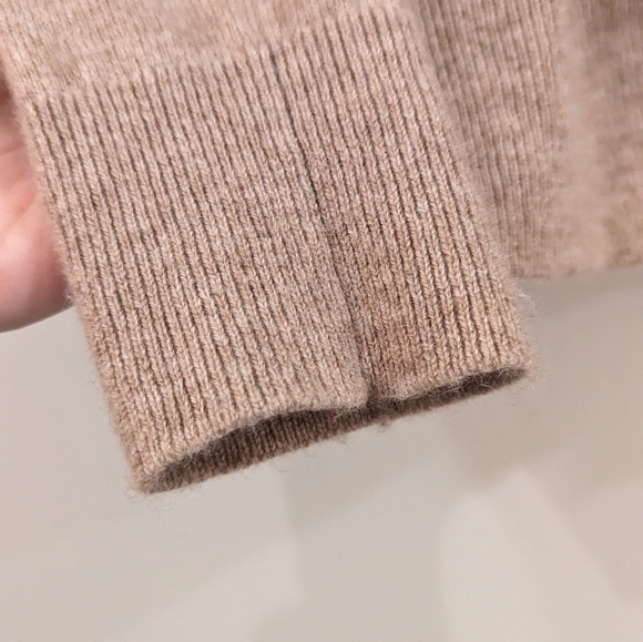 Quince Mongolian Cashmere V-Neck Sweater small - Picture 8 of 10